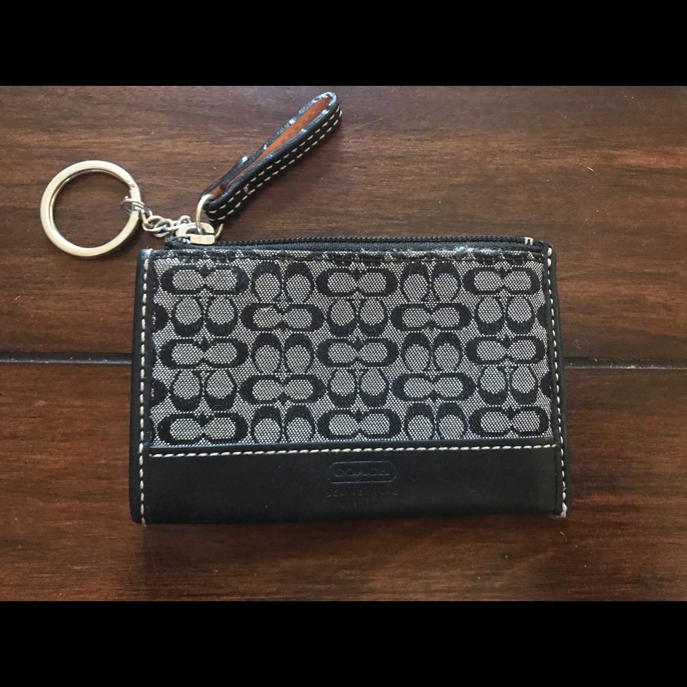 Like New Coach zippered card case
